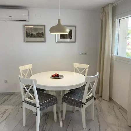 Meerblick Mit Terrasse, Pool Und Kostenlosen Wlan Neu Renoviert Apartment