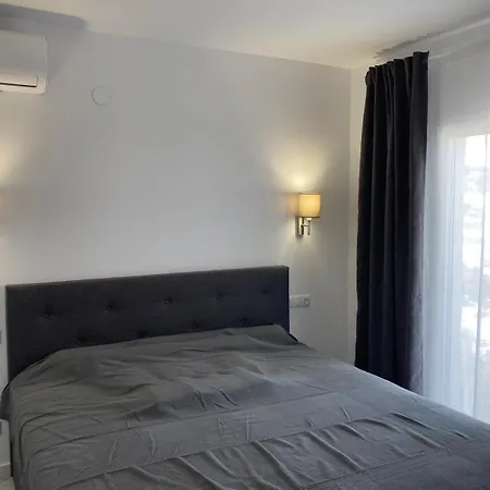 Meerblick Mit Terrasse, Pool Und Kostenlosen Wlan Neu Renoviert * Benissa
