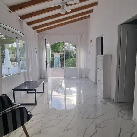 Meerblick Mit Terrasse, Pool Und Kostenlosen Wlan Neu Renoviert Apartment