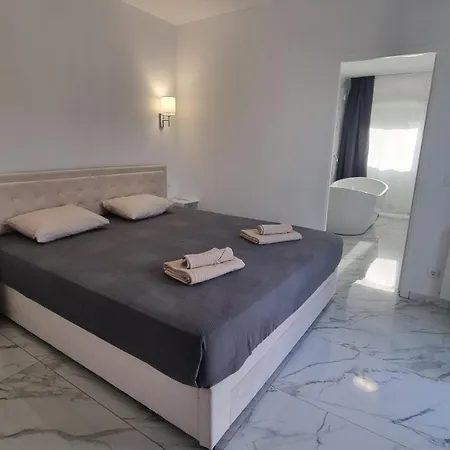 Meerblick Mit Terrasse, Pool Und Kostenlosen Wlan Neu Renoviert *