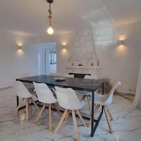 Meerblick Mit Terrasse, Pool Und Kostenlosen Wlan Neu Renoviert * Benissa