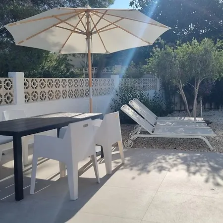 Meerblick Mit Terrasse, Pool Und Kostenlosen Wlan Neu Renoviert * Benissa